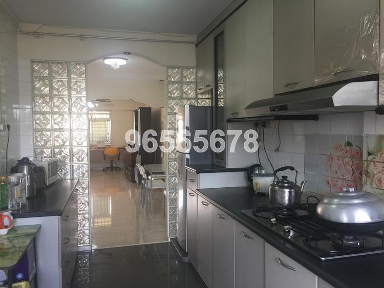 Woodlands Street 81 thumbnail photo